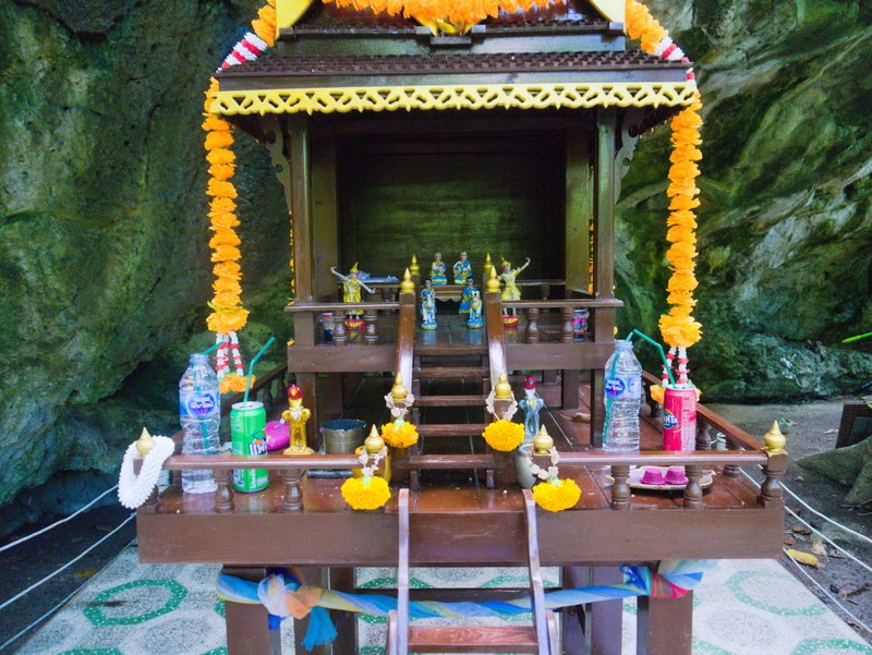 Tempelschrein in der Nähe der Maya Bay
