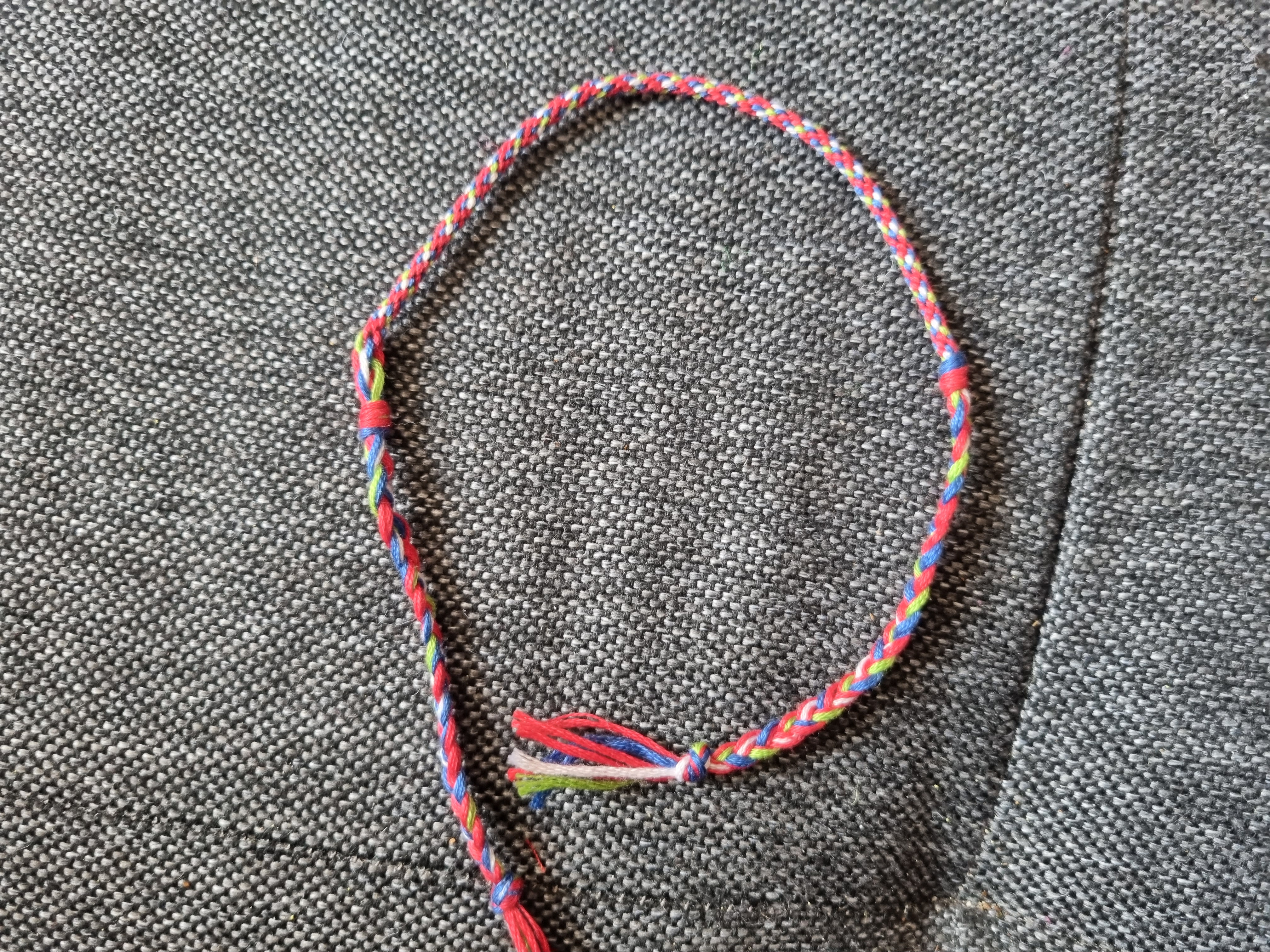 farbenfrohes Freundschaftsband Variante 2