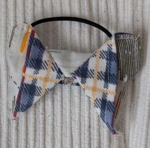 Kleine Schmetterlinge als Zopfgummi